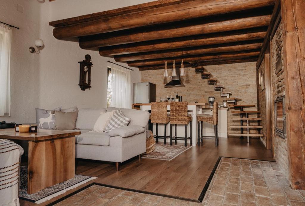 Honey Home Bistriţa Kültér fotó