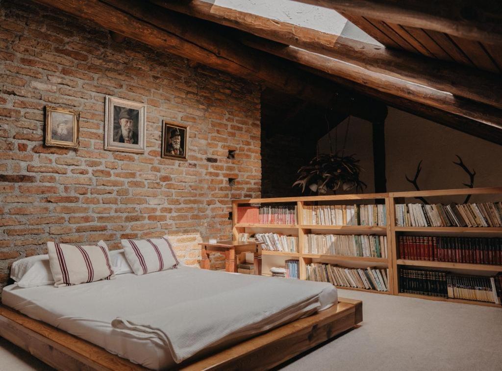 Honey Home Bistriţa Kültér fotó
