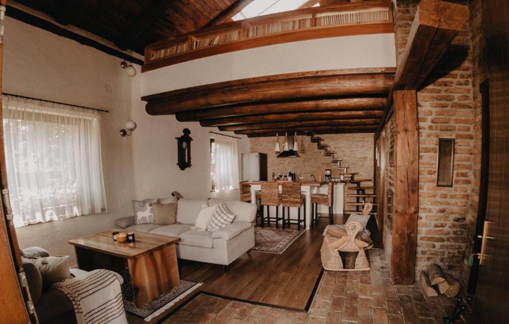 Honey Home Bistriţa Kültér fotó